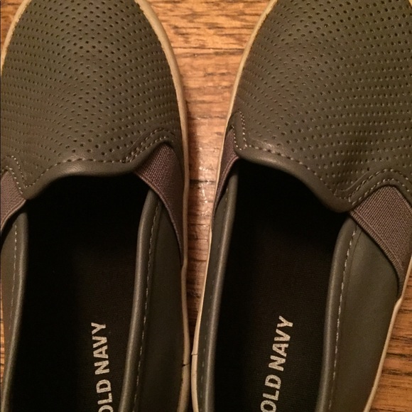 OLD NAVY Boys Size 9 Slip On Sneakers - Picture 4 of 8